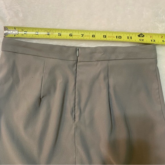 Grey mini skirt with two front slits - Picture 3 of 7